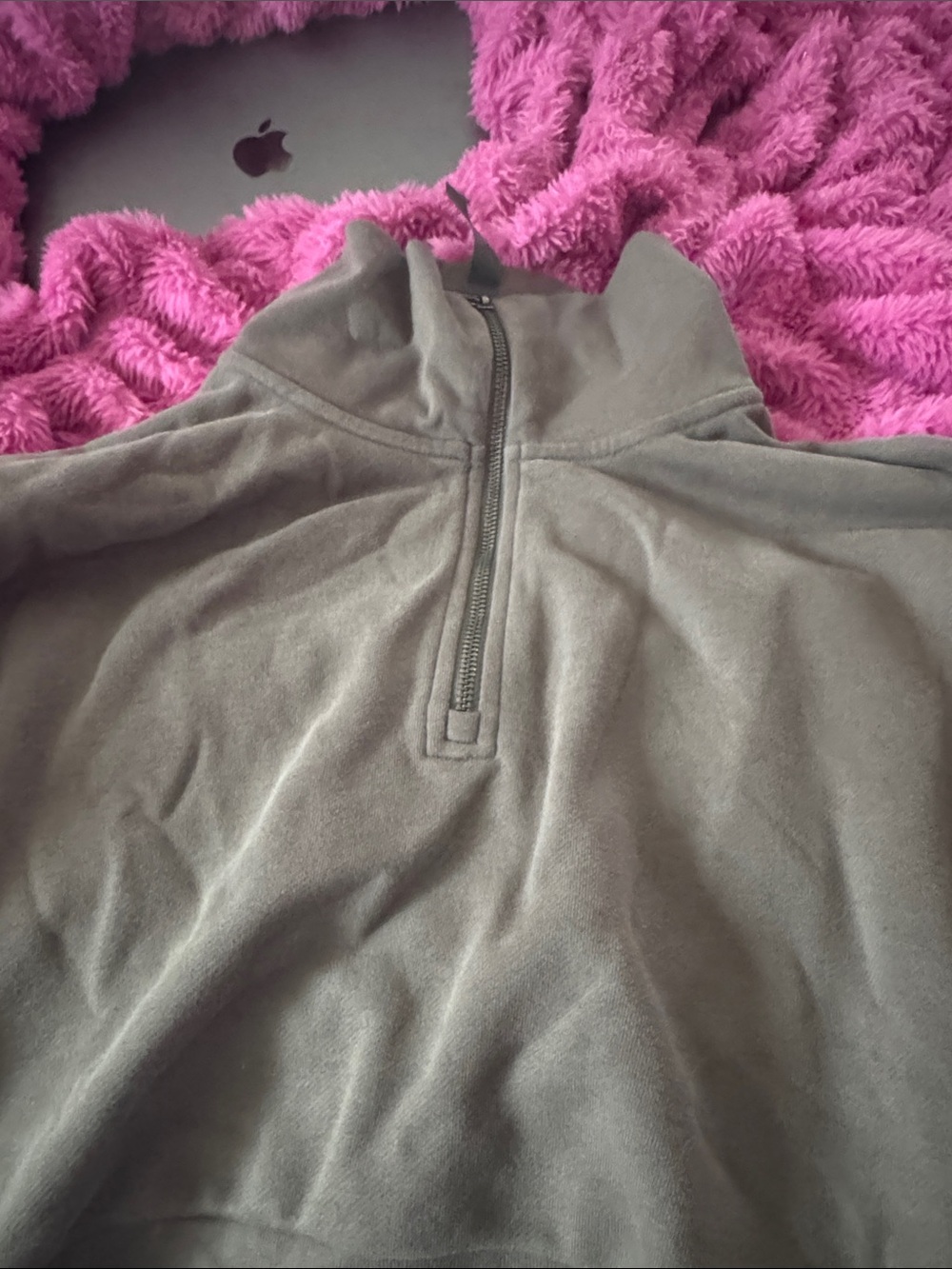 Vuori Quarter-Zip Pullover in Dusty Mauve - Picture 5 of 5